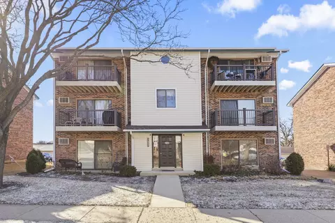 2709 Northcreek Dr #2102, Woodridge, IL 60517