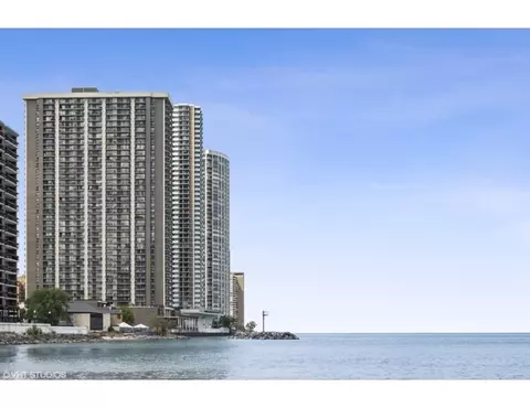 6007 N Sheridan Rd #21F, Chicago, IL 60660