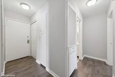 Entry Way - 1500 Robin Cir #115, Hoffman Estates, IL 60169 photo 1 of 1