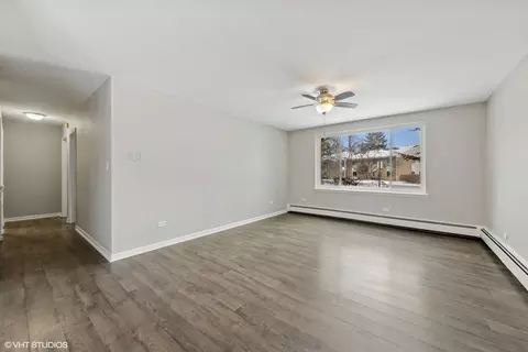 Living - 1500 Robin Cir #115, Hoffman Estates, IL 60169 photo 5 of 5