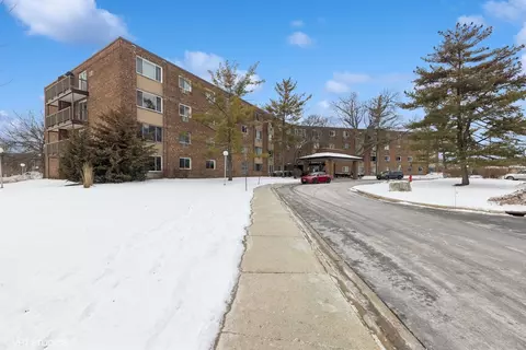 1500 Robin Cir #115, Hoffman Estates, IL 60169