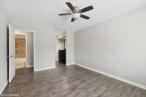 Bedroom - 1500 Robin Cir #115, Hoffman Estates, IL 60169 photo 1 of 3