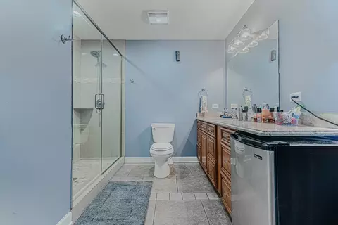 Bath - 196 N Lyle Ave, Elgin, IL 60123 photo 1 of 3