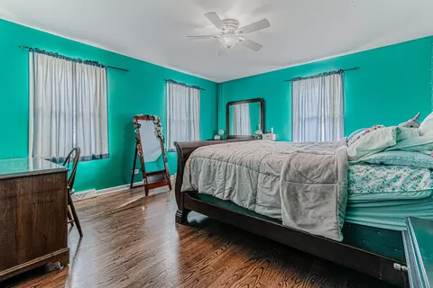 Bedroom - 196 N Lyle Ave, Elgin, IL 60123 photo 1 of 3