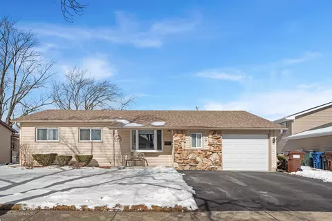 5160 Coulter Rd, Oak Forest, IL 60452