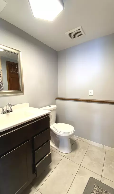 16 Highbury Dr, Elgin, IL 60120 photo 9