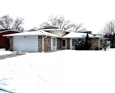 16 Highbury Dr, Elgin, IL 60120