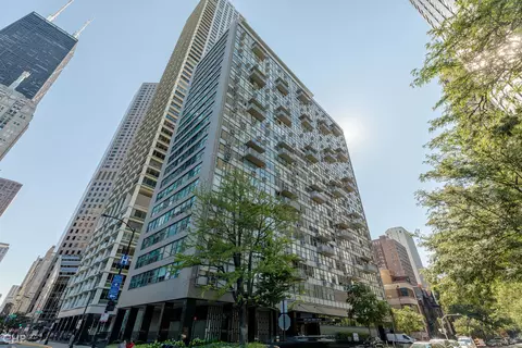 1000 N Lake Shore Dr #2205, Chicago, IL 60611