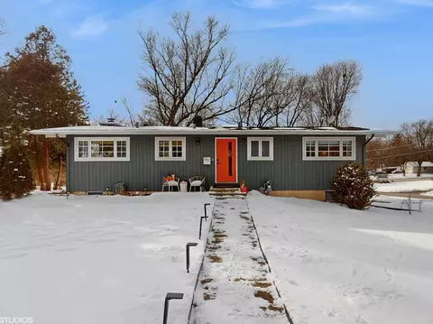 740 Prospect Ave, Barrington, IL 60010