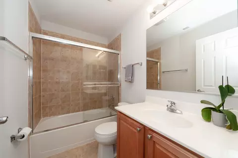 469 Prestwick Ln, Wheeling, IL 60090 photo 18