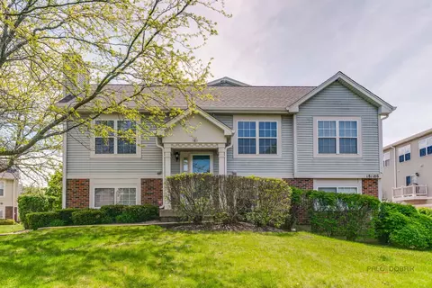 181 Holiday Ln, Hainesville, IL 60073