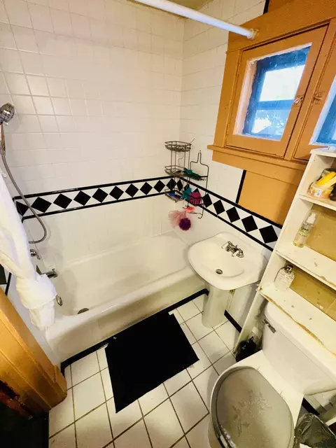 Bath - 659 Chester Ave, Elgin, IL 60120 photo 1 of 1