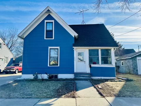 659 Chester Ave, Elgin, IL 60120