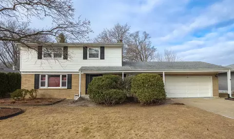 2620 Bordeaux Dr, Rockford, IL 61114