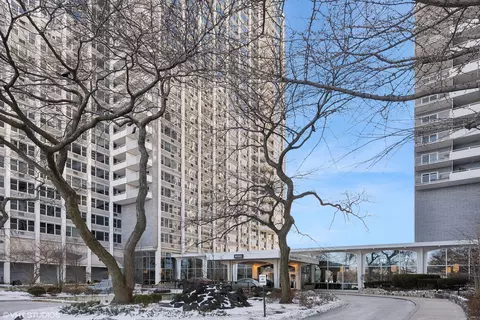 4250 N Marine Dr #1025, Chicago, IL 60613