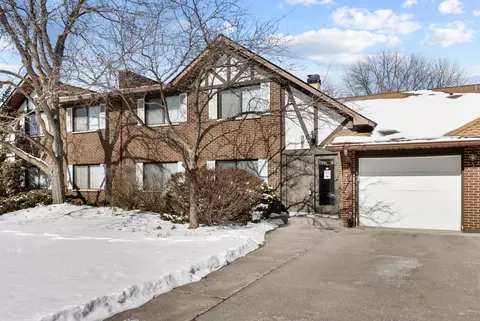 305 Walters Ln #2B, Itasca, IL 60143