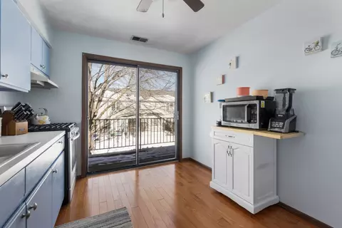 Kitchen - 305 Walters Ln #2B, Itasca, IL 60143 photo 1 of 2