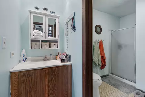 Bath - 305 Walters Ln #2B, Itasca, IL 60143 photo 2 of 3