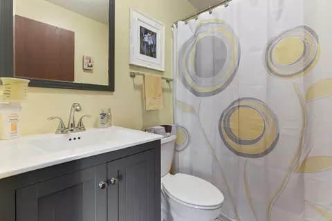 Bath - 305 Walters Ln #2B, Itasca, IL 60143 photo 3 of 3