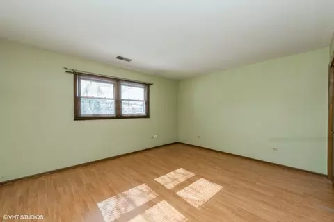 1005 E Cardinal Ln, Mount Prospect, IL 60056 photo 11