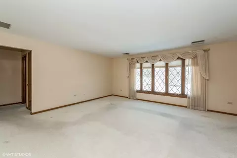 1005 E Cardinal Ln, Mount Prospect, IL 60056 photo 5