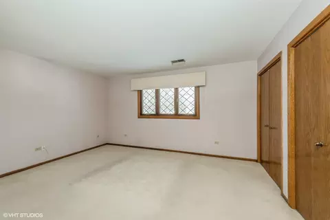 1005 E Cardinal Ln, Mount Prospect, IL 60056 photo 9