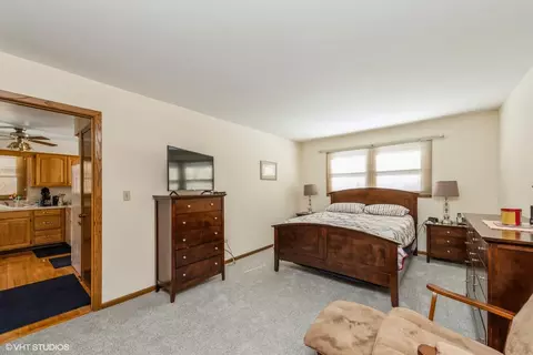 1005 E Cardinal Ln, Mount Prospect, IL 60056 photo 25
