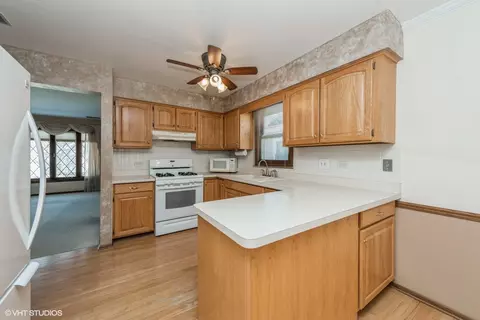 1005 E Cardinal Ln, Mount Prospect, IL 60056 photo 7