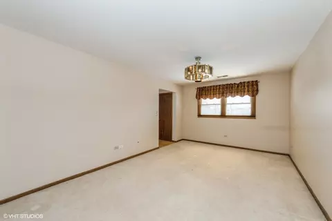1005 E Cardinal Ln, Mount Prospect, IL 60056 photo 10