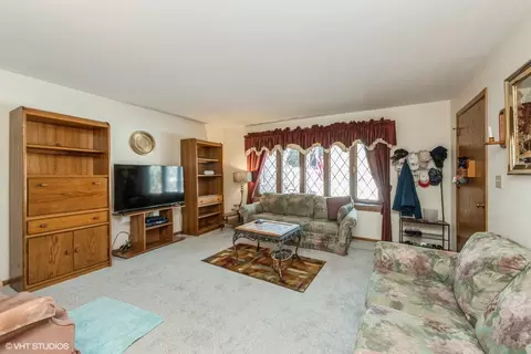 1005 E Cardinal Ln, Mount Prospect, IL 60056 photo 16
