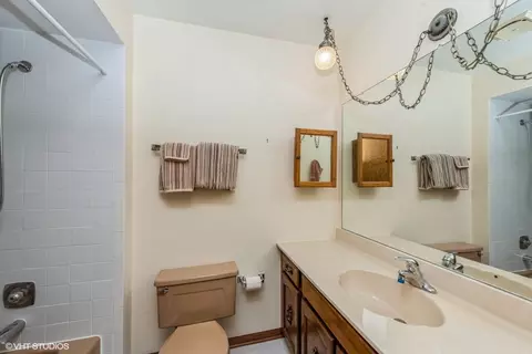 1005 E Cardinal Ln, Mount Prospect, IL 60056 photo 24