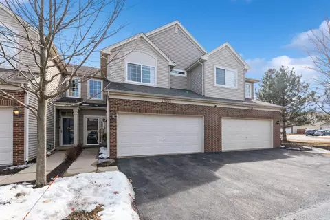 17666 S Alta Dr, Lockport, IL 60441