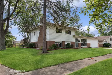 142 Hay St, Park Forest, IL 60466