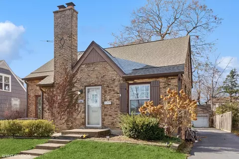 314 S Hi Lusi Ave, Mount Prospect, IL 60056