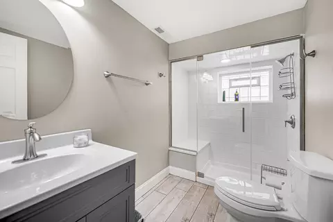 Bath - 11313 S Bell Ave, Chicago, IL 60643 photo 4 of 5