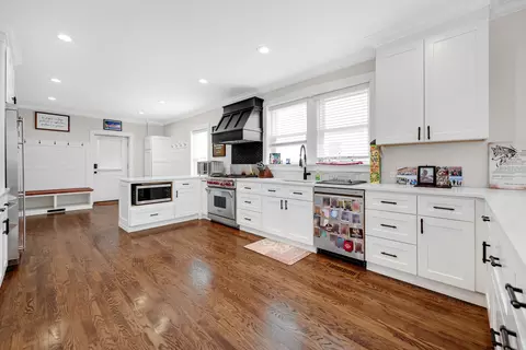 Kitchen - 11313 S Bell Ave, Chicago, IL 60643 photo 1 of 2