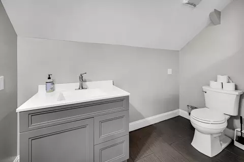Bath - 11313 S Bell Ave, Chicago, IL 60643 photo 5 of 5