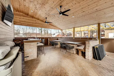 Exterior - 11313 S Bell Ave, Chicago, IL 60643 photo 4 of 7