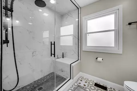 Bath - 11313 S Bell Ave, Chicago, IL 60643 photo 3 of 5