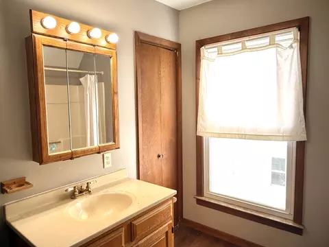 301 E Van Buren St, Ohio, IL 61349 photo 17