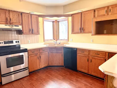 301 E Van Buren St, Ohio, IL 61349 photo 12
