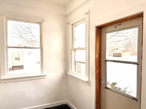301 E Van Buren St, Ohio, IL 61349 photo 3