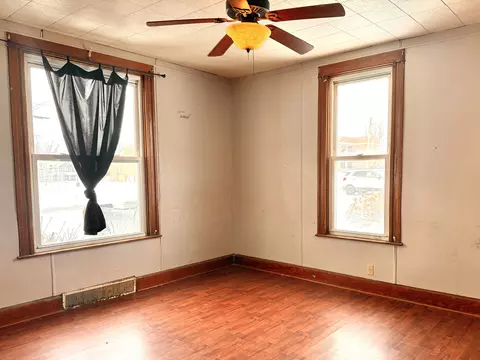 301 E Van Buren St, Ohio, IL 61349 photo 8