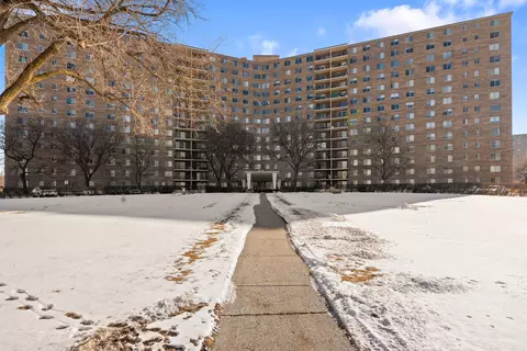 7141 N Kedzie Ave #1011, Chicago, IL 60645