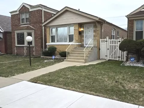 8942 S Cornell Ave, Chicago, IL 60617