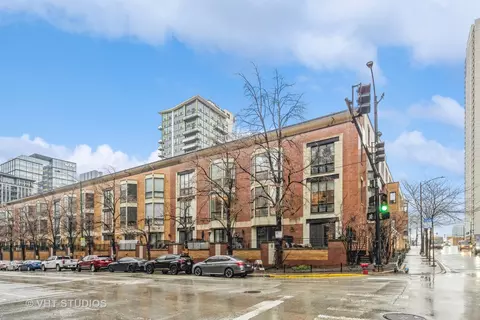 650 W Fulton St #D, Chicago, IL 60661