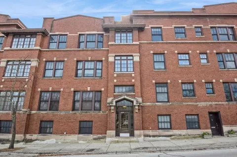 1018 Main St #1, Evanston, IL 60202