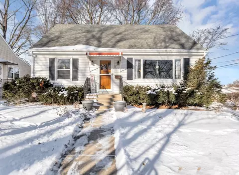 11 S 13th St, Saint Charles, IL 60174