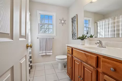 Bath - 385 Coventry Ln, Crete, IL 60417 photo 2 of 3