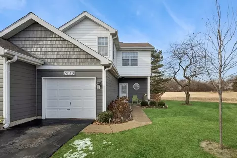 1635 Woodhaven Ct #1635, Mundelein, IL 60060